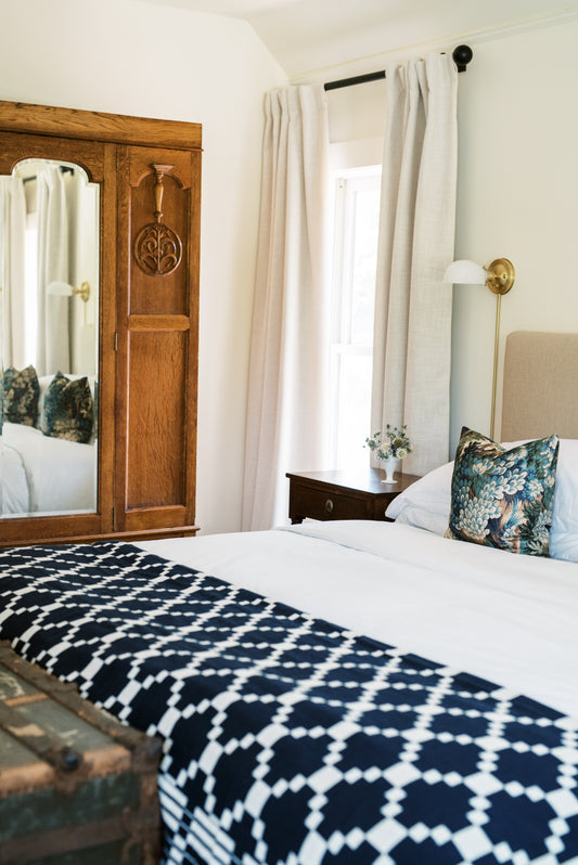 DELUXE KING IN MAIN HOUSE (ROOM 5)