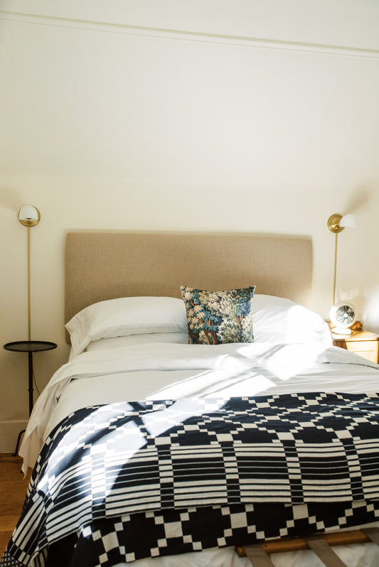 SHARED QUEEN & TWIN IN MAIN HOUSE (ROOM 2)