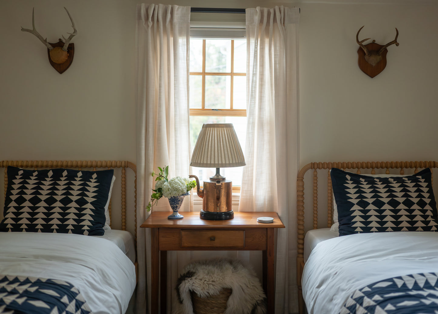 SHARED TWIN ROOM IN BUNGALOW