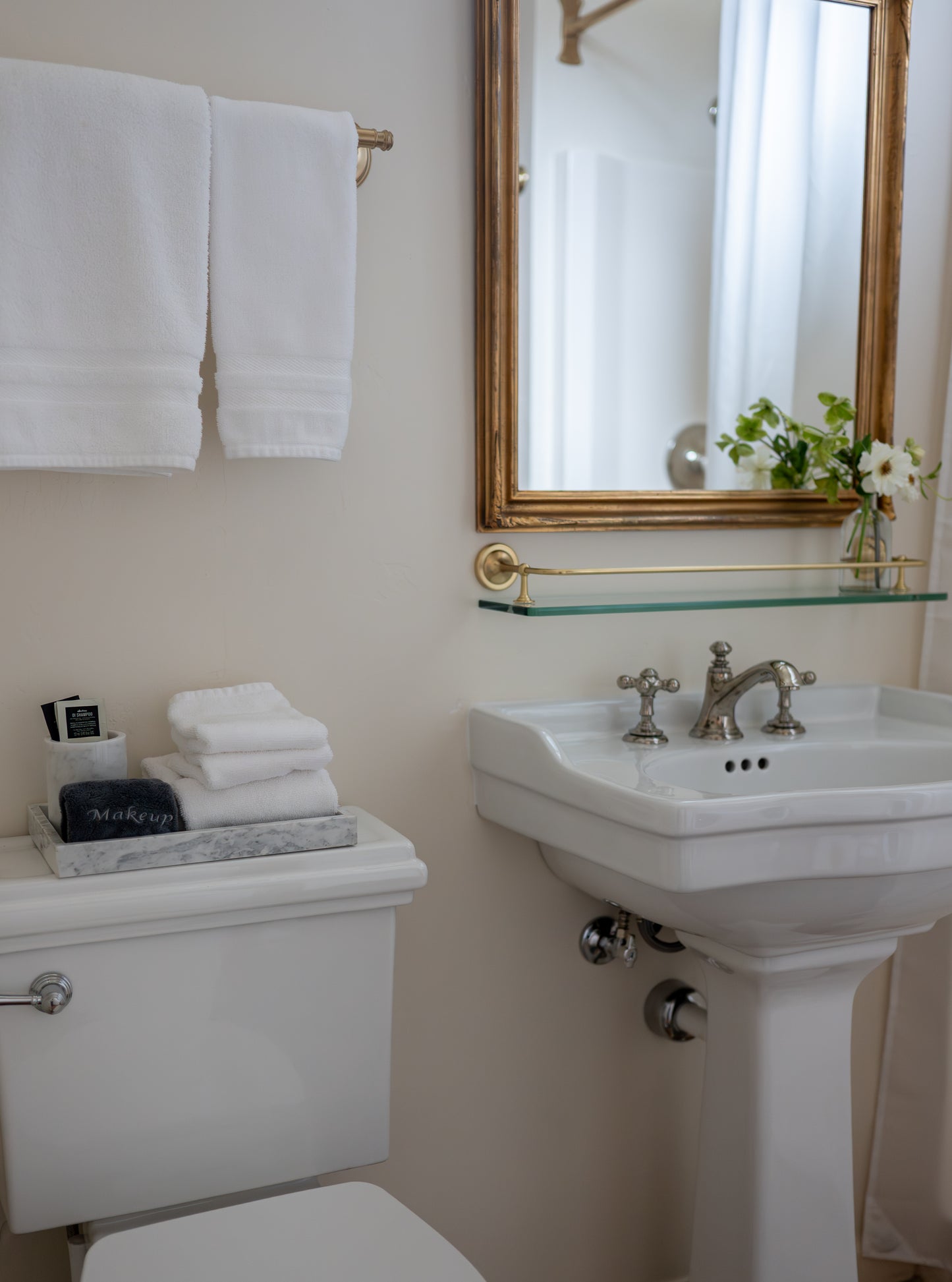 DELUXE PRIVATE KING IN BUNGALOW