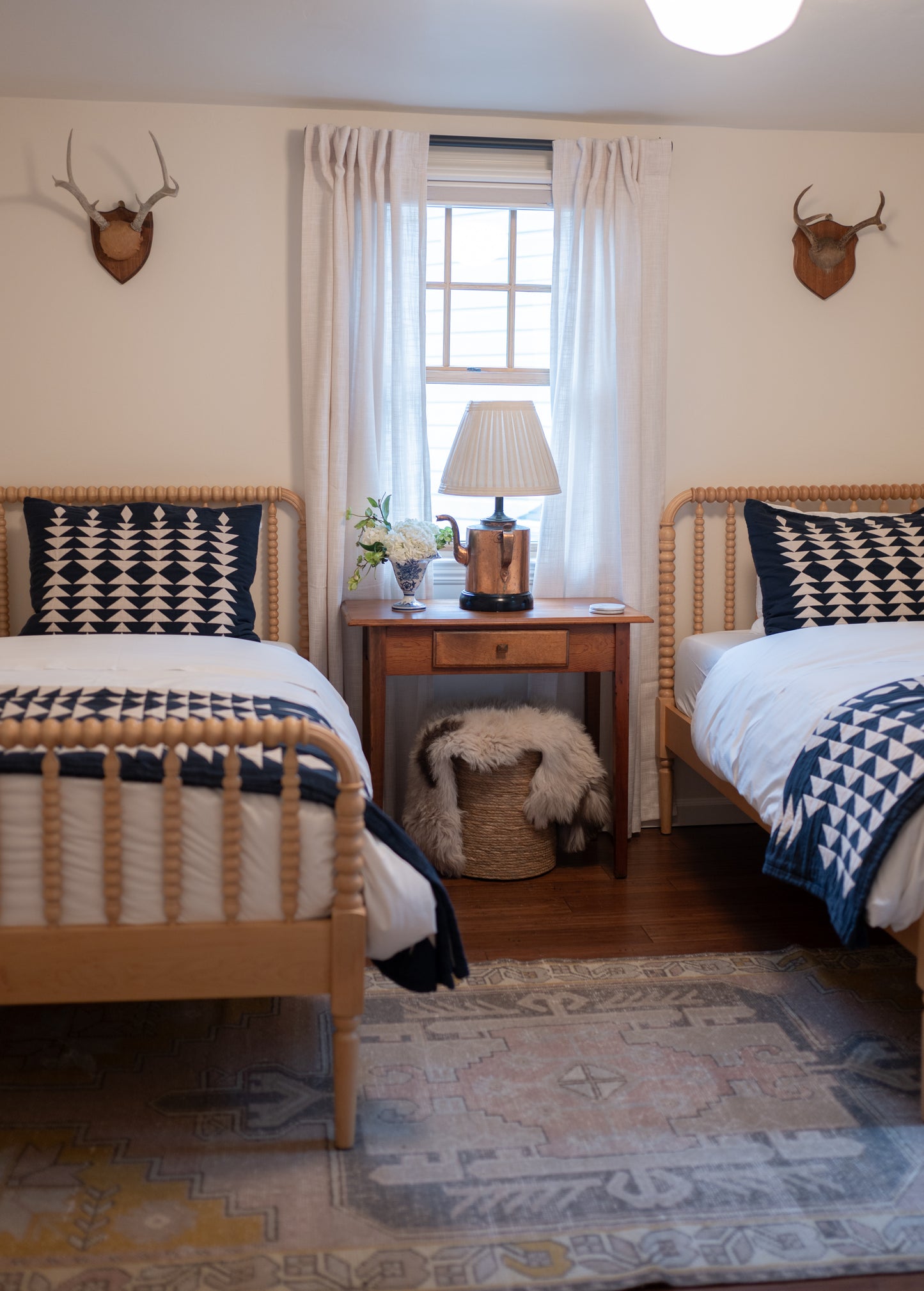 SHARED TWIN ROOM IN BUNGALOW