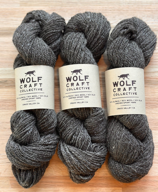 60% ALPACA / 30% MERINO WOOL / 10% SILK UNDYED SPORT YARN